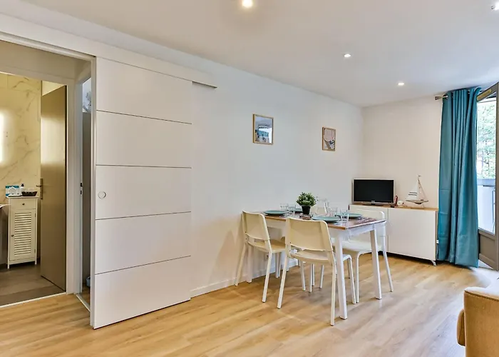 Un Air De - 500m - Wifi 아파트